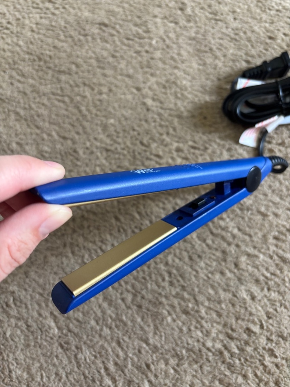 Wet Brush Electric Blue Hair Straightener - Picture 3 of 5